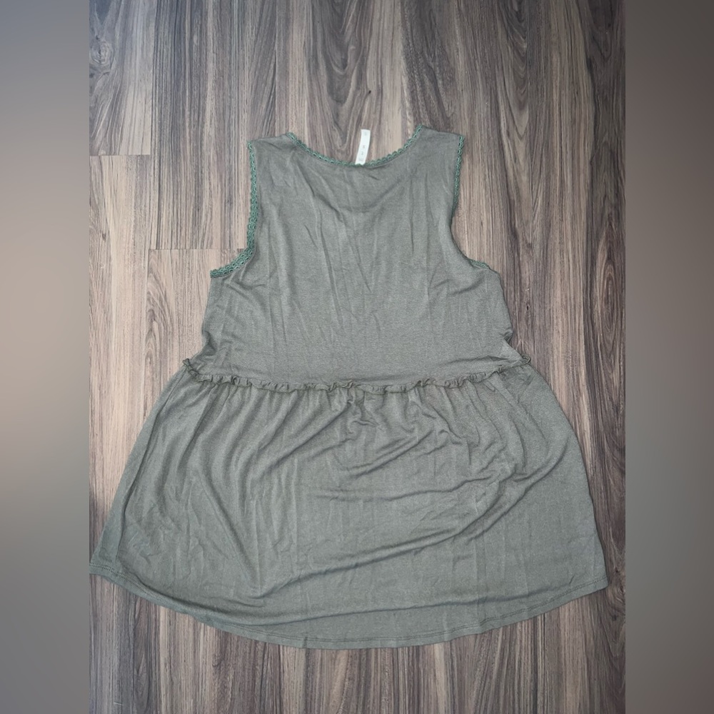 Long Tank Top - Picture 3 of 4